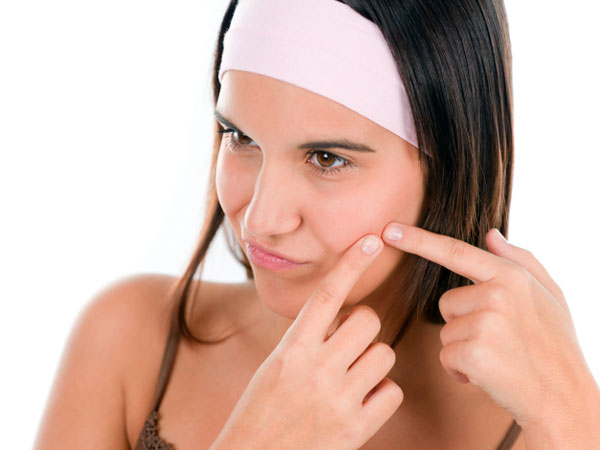 சருமத்தை அழகாக்க வினிகரைப் பயன்படுத்துங்களேன்... 20-1369033597-blackheads