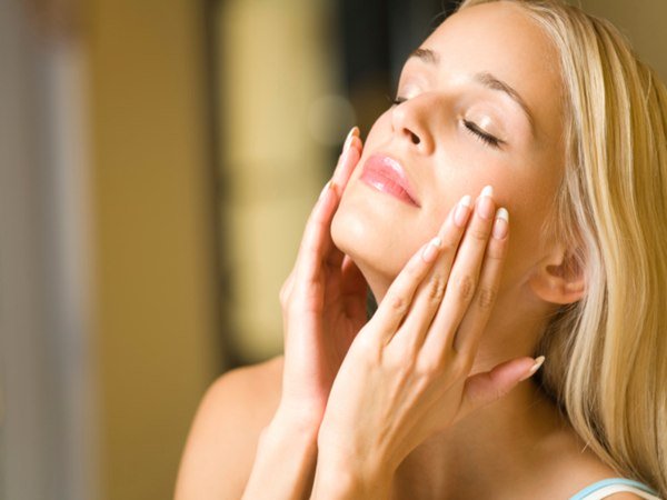 அழகைக் கூட்டும் பலாப்பழ ஃபேஸ் பேக்குகள்!!! 03-1372843740-3-oilyskin
