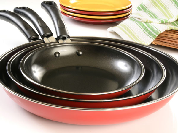 11-1436596887-4-non-stick-cookware.jpg