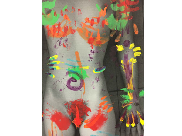 தீண்டல்களை வரைந்தார்!