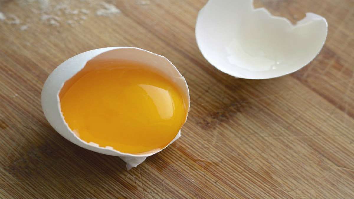 முட்டையின் மஞ்சள் கரு உண்மையில் ஆபத்தானதா? நிபுணர்கள் சொல்லும் உண்மை