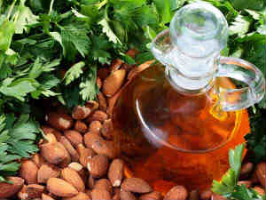 அழகை மேம்படுத்தும் பாதாம் எண்ணெய்!!! | enhance your beauty with almond
