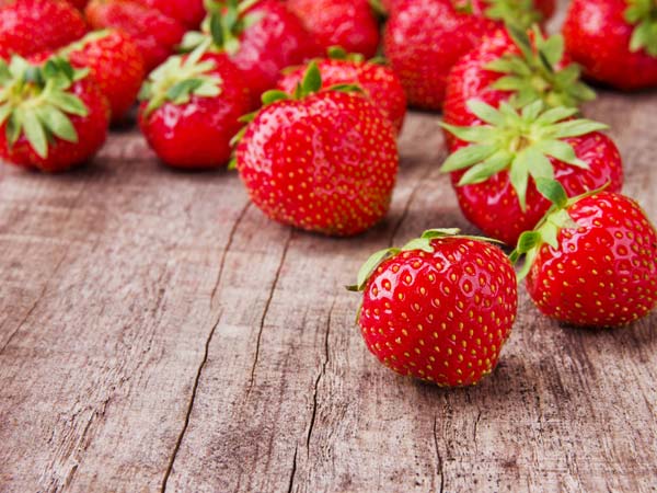 ஸ ட ர ப ர ர ச ப ப ட ட ல க ன சர வர த Benefits Of Strawberries ஸ ட ர ப ர ர ச ப ப ட ட ல க ன சர வர த Tamil Boldsky