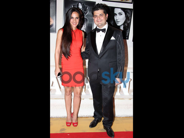 தாரா சர்மாவுடன் தபூ ரத்னானி 