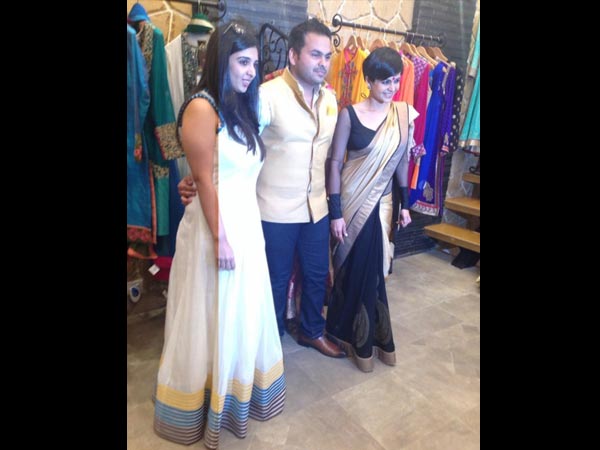 மந்த்ராவின் போஸ்