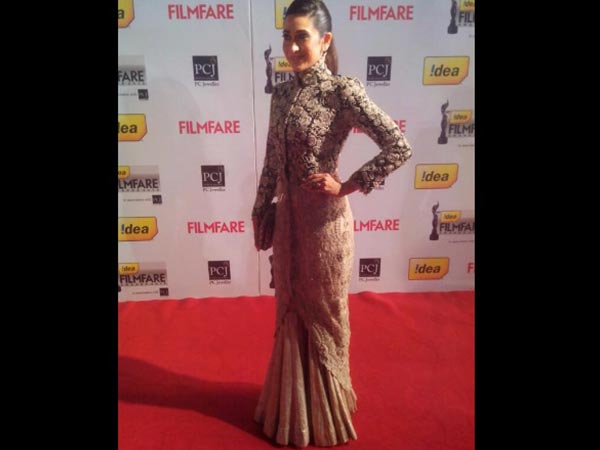 பிலிம்பேர் விருது விழாவில் கரீஷ்மா கபூர்