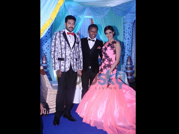 டிசைனருடன் ரவி மற்றும் ஜெனிலியா