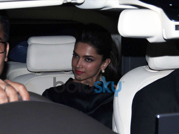 சிறப்புக் காட்சியில் தீபிகா படுகோனே