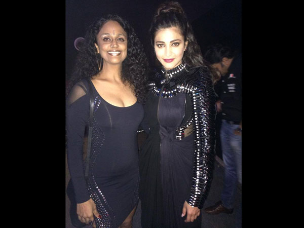 விழாவில் ஸ்ருதி