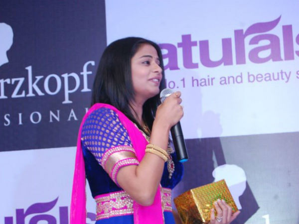 புன்னகையுடன் பேசிய பிரியாமணி