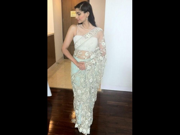 லேஸ் நெக் ஜாக்கெட்