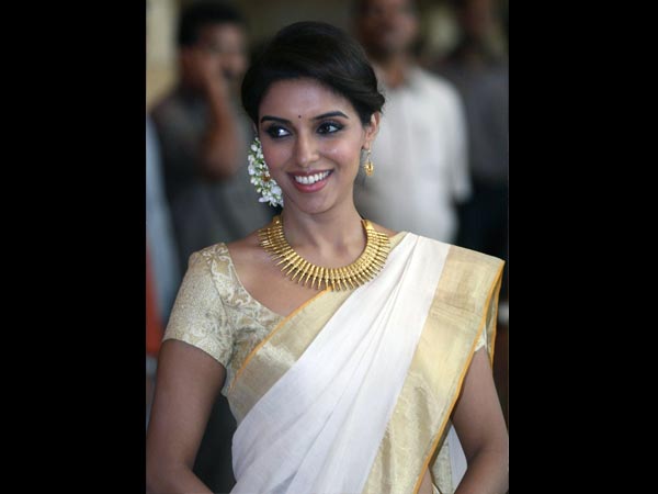 ஆரம்பத்தில் அசின் 