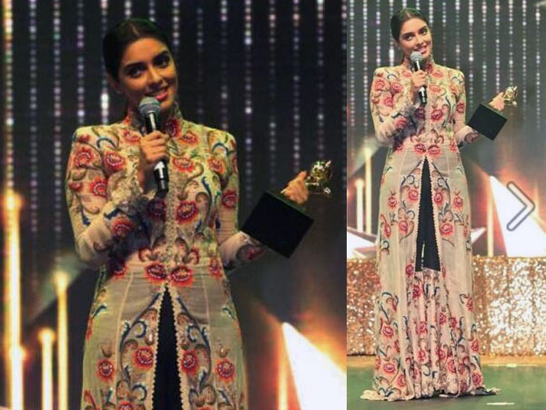 வித்தியாசமான லுக் 