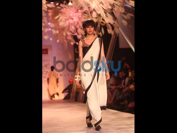 பூப்போட்ட பிரிண்ட்