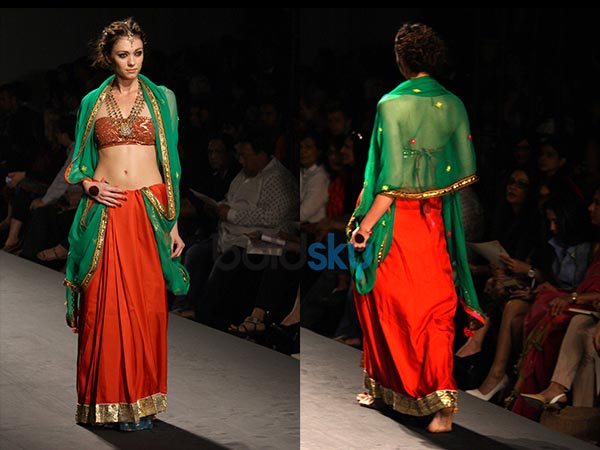 சிவப்பு மற்றும் பச்சை கலந்த சோளி