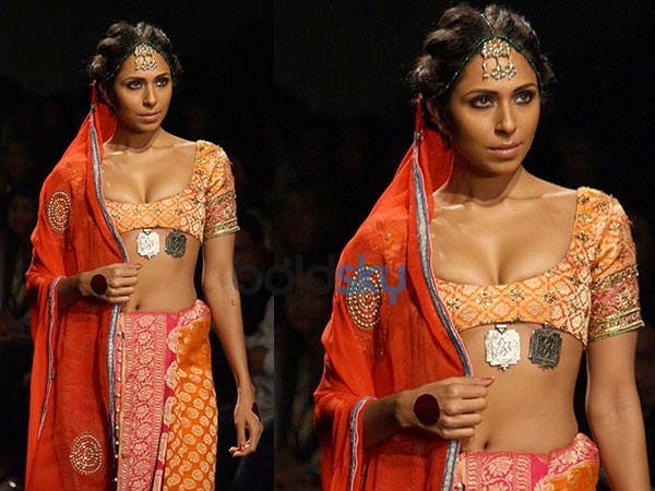 ஆரஞ்சு நிற உடை