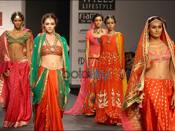 பளிச்சென்ற மாடல்கள்