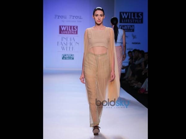 நெட்டட் டாப்ஸ்