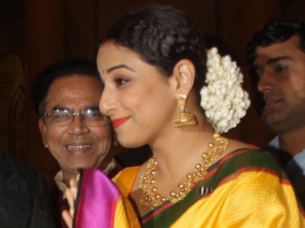 இந்தியன் ஸ்டைல் கம்மல்