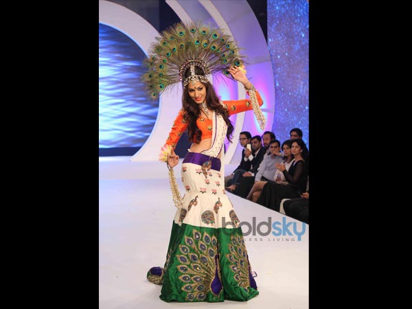 நடனமாடும் மயில் உடை