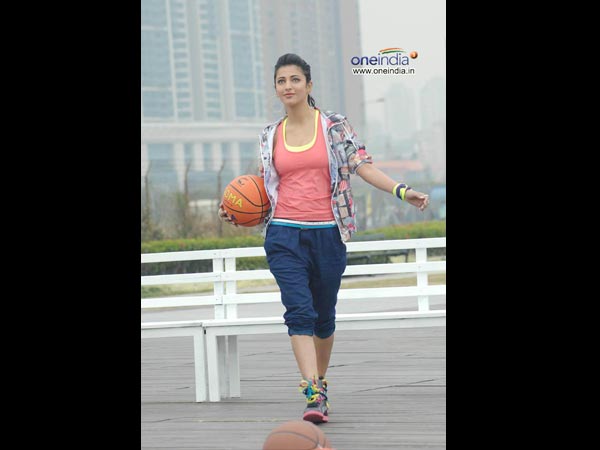 ஸ்டைலிஷ் ஸ்ருதி