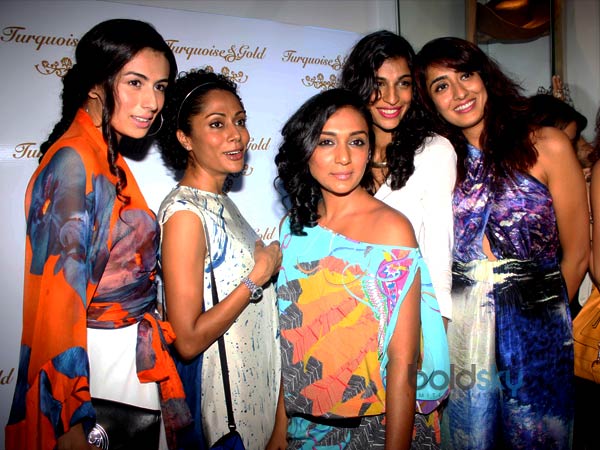 திறப்பு விழாவிற்கு வந்த விருந்தினர்கள் 