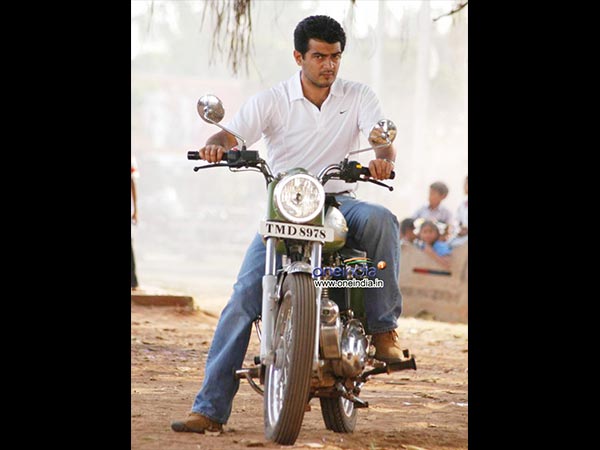 நடிகர் அஜித்தின் சில சிறப்பான தோற்றங்கள்!