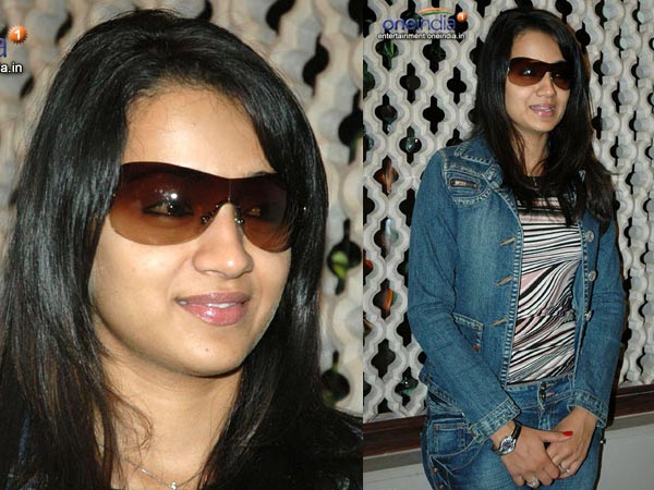 நடிகை த்ரிஷாவின் அட்டகாசமான தோற்றங்கள்!!! 