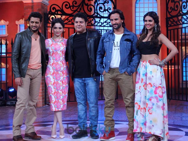 படக்குழுவினருடன் தமன்னா