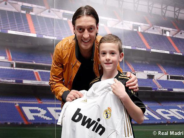 மெசுட் ஓசில்