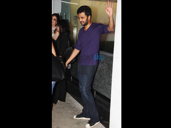 'ஹாய்' சொன்ன ரித்தேஷ்