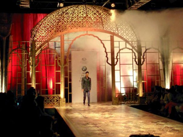 ராகவேந்திரா ராத்தோரின் மேடை