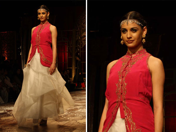 சிவப்பு நிற பந்த்கலா டாப்ஸ்