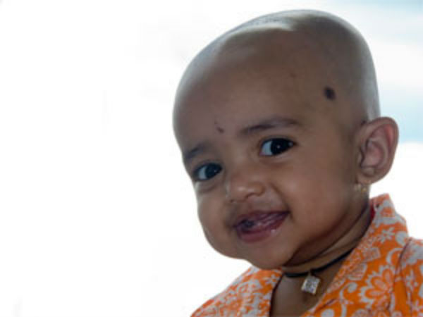 வெட்கங்கெட்ட சிரிப்பு :