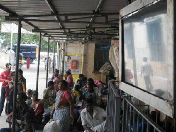 தட்டிக் கொடுத்தால் பசியடங்குமா? :