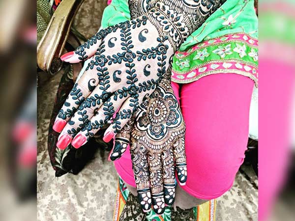 8. கிராஸ் டிசைன்