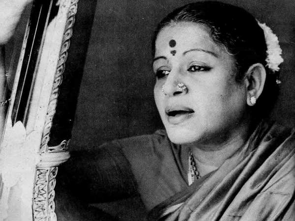 இசையால் இவ்வுலகை ஆண்ட எம்.எஸ்.சுப்புலட்சுமி! | Life histroy of  M.S.Subbulakshmi - Tamil BoldSky