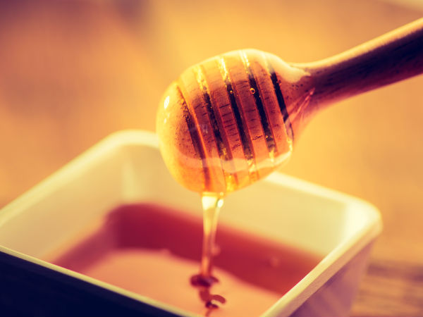 முல்தானி மெட்டி மற்றும் தேன்