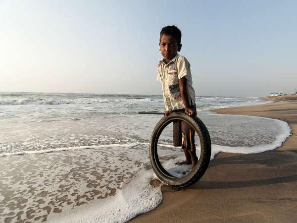 சனியனே.... :