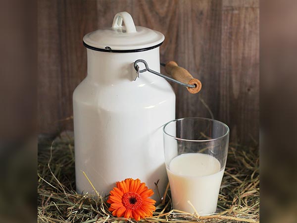 பேக்கிங் சோடா மற்றும் பால்