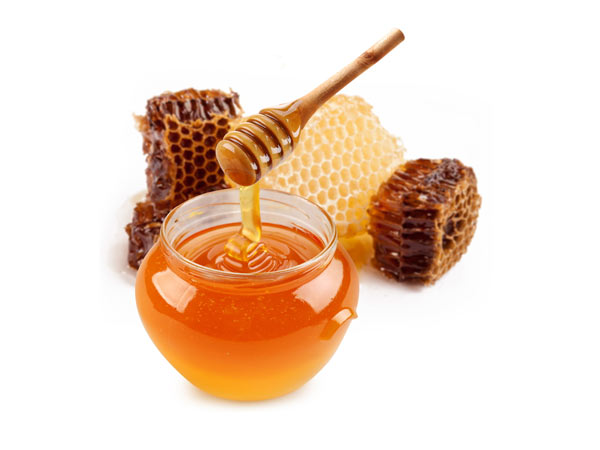 உருளைக்கிழங்கு, தேன் மற்றும் பாதாம் பேஸ்பேக்