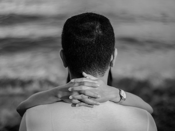 ஆண் நண்பர்களை கணவர் அங்கீகரிப்பரா?