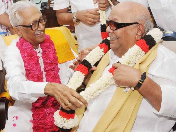 மலர்ந்தது நட்பு!
