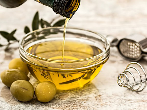 எலுமிச்சை மற்றும் ஆலிவ் எண்ணெய்
