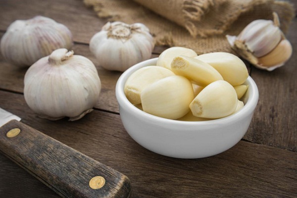 பேக்கிங் சோடா மற்றும் பூண்டு