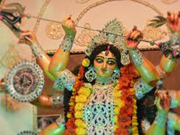 துர்கா தேவி மற்றும் மகிசாசுரனின் கடும் போர்
