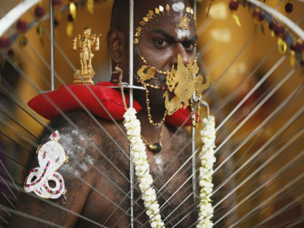 நாக்கில் அலகு குத்துதல்
