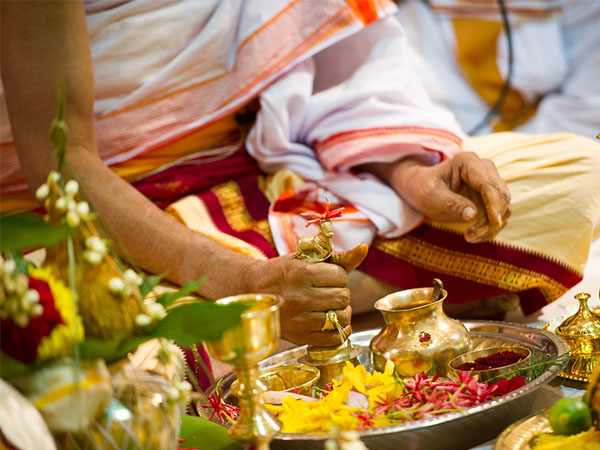 பூமியை வணங்குதல்