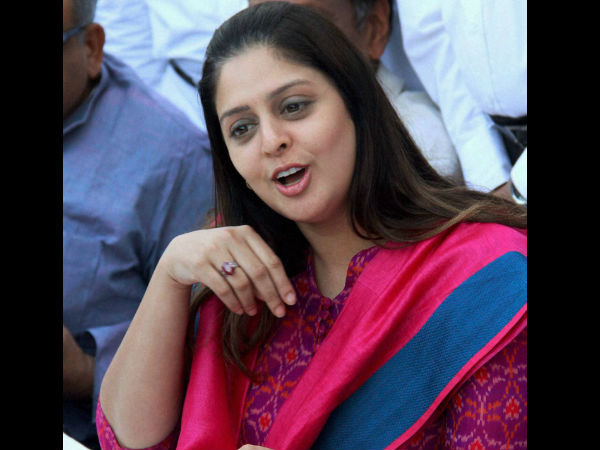 அரசியல் பிரவேசம்