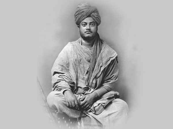 வெளியே வந்தார்